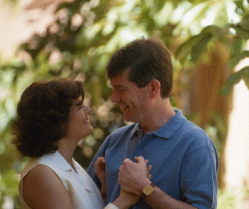 Red Flags When Dating in Your 50s & Tips From Daisy Mae