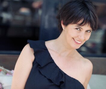 How to Flirt with Older Women – Guide From Daisy Mae